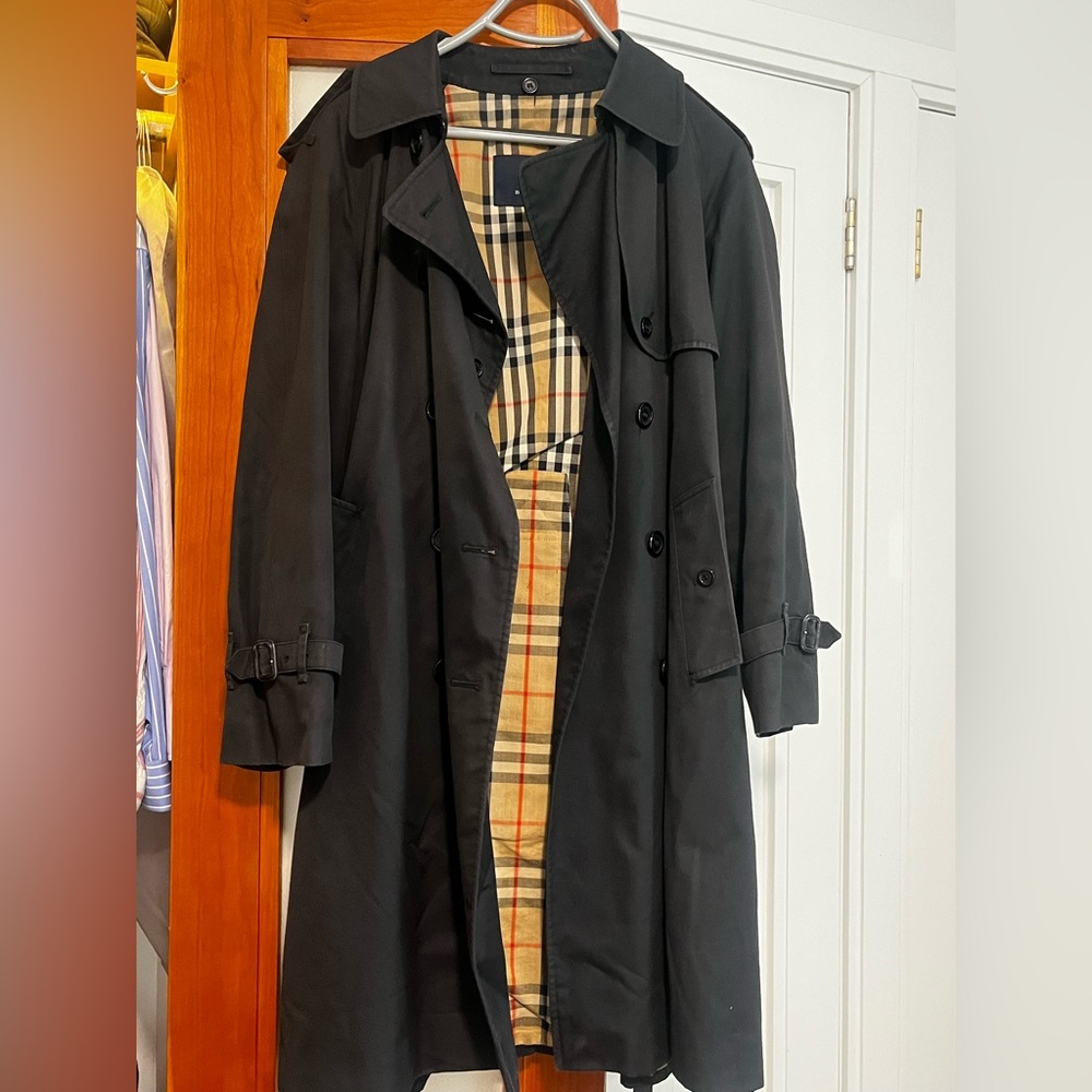 Burberry Black Trench Coat with Iconic Lining Size 10R